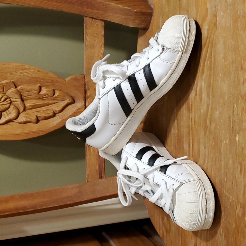 Adidas Superstar Shoes Ladies Size 7 White w/Black Stripes